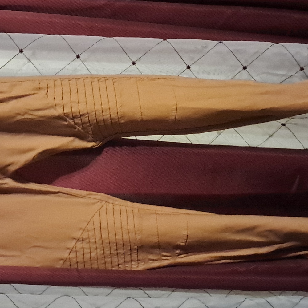 Stylish Mustard Leggings with Zipper Detail